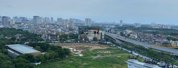 Bán căn hộ vị trí đặt ngay tại Lạc Long Quân, Hà Nội, bán ngay với giá khởi điểm từ 4.2 tỷ có diện tích rộng 69m2-02