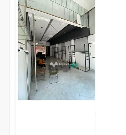 Có diện tích sàn 180m2 cho thuê shophouse với giá 20 triệu/tháng ngay ở Đường Láng, Hà Nội nội thất đầy đủ