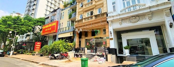 Giá khoảng 67 triệu/tháng, cho thuê nhà diện tích chung 126m2 vị trí đặt nằm ngay Hà Huy Tập, Quận 7, căn nhà này 4 phòng ngủ, 4 WC giá ưu đãi-02