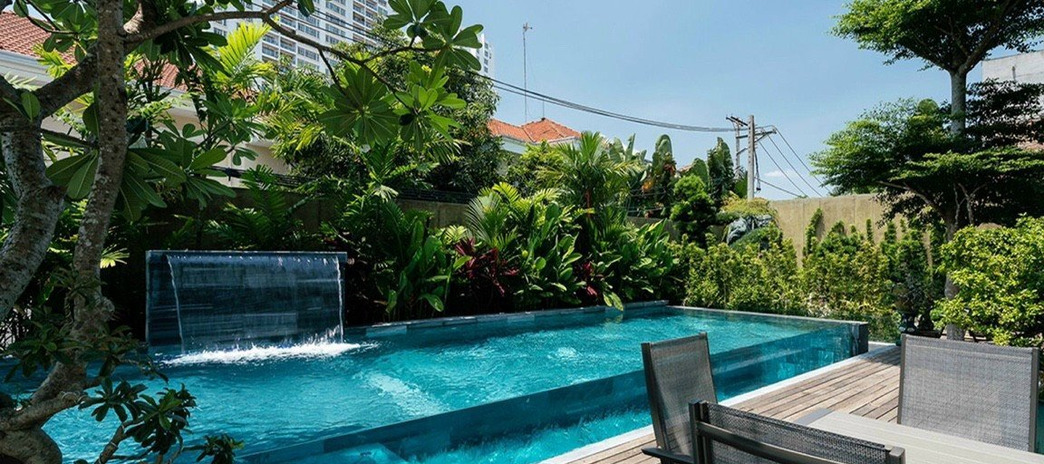Bán villa mặt tiền ngay Thái Thuận, 240m2, hầm 3 lầu, có hồ bơi sân vườn