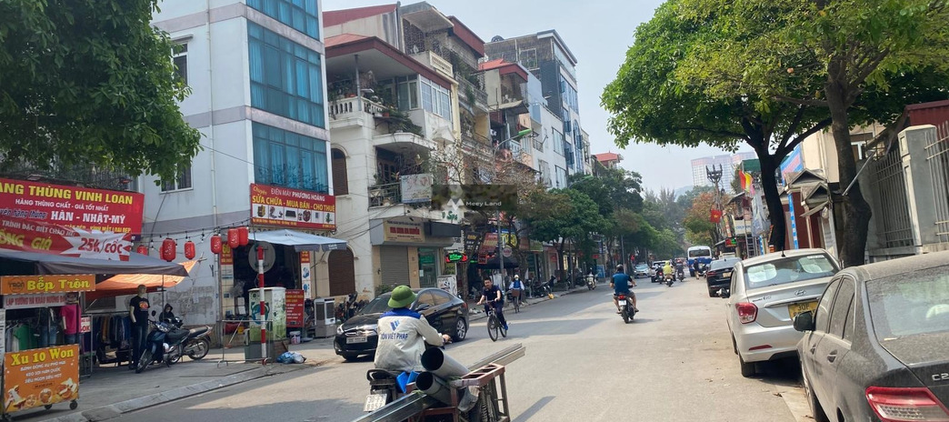 DT 105m2 bán nhà ở ngay trên Bà Triệu, Hà Nội tổng quan gồm 2 phòng ngủ 3 WC hỗ trợ mọi thủ tục miễn phí, giá mùa dịch.