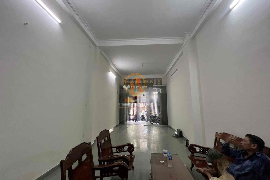 Giá 15 triệu/tháng, cho thuê nhà với diện tích thực 80m2 tại Phường 2, Hồ Chí Minh, ngôi nhà này gồm có 3 phòng ngủ, 3 WC cực kì sang trọng-01