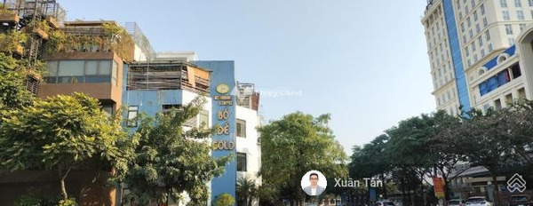 Nằm ở Long Biên, Hà Nội, bán nhà, bán ngay với giá thực tế 28.8 tỷ có diện tích gồm 125m2, nhà này gồm có 4 PN liên hệ trực tiếp để được tư vấn-02