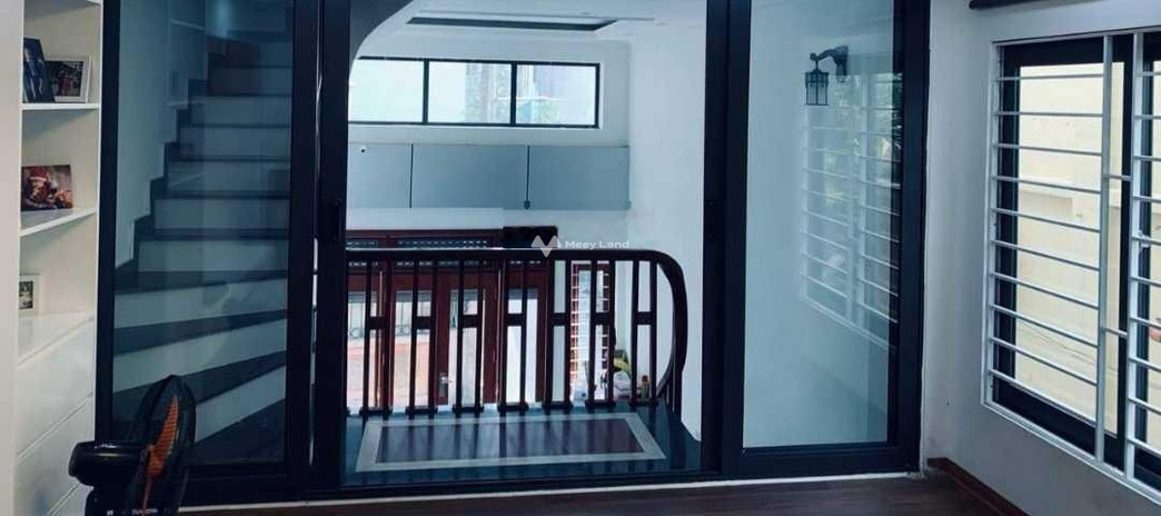 Bán nhà có diện tích chính 38m2 tọa lạc tại Xa La, Hà Nội bán ngay với giá giao động từ 3.3 tỷ tổng quan nhà này có tổng 4 phòng ngủ, 4 WC