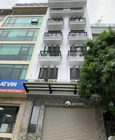 Siêu đẹp. Cho thuê nhà mặt phố Giang Văn Minh vị trí chiến lược, đông đúc. 80m2 5 tầng MT 4,5m 