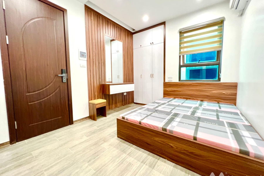 Chung cư mini Nguyễn Ngọc Vũ, 35 phòng full nội thất, cho thuê 200 triệu/tháng-01