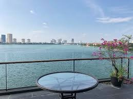Do khó khăn về tài chính cần bán Khách sạn có diện tích là 200m2 tọa lạc tại Tây Hồ, Hà Nội giá bán sang tên 75 tỷ khu vực dân cư-02