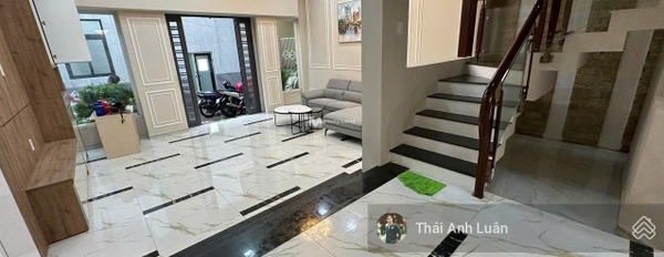 Nằm tại Quận 1, Hồ Chí Minh, bán nhà diện tích 78m2, trong nhà có tổng 5 phòng ngủ hãy nhấc máy gọi ngay-03