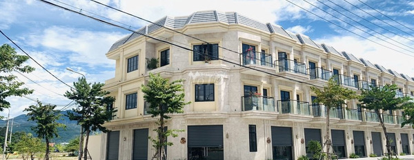 Nằm ở Mê Linh, Đà Nẵng, bán nhà, giá bán chỉ từ chỉ 4.75 tỷ có diện tích rộng 116m2, tổng quan căn nhà này có 4 PN khách có thiện chí liên hệ ngay.-03