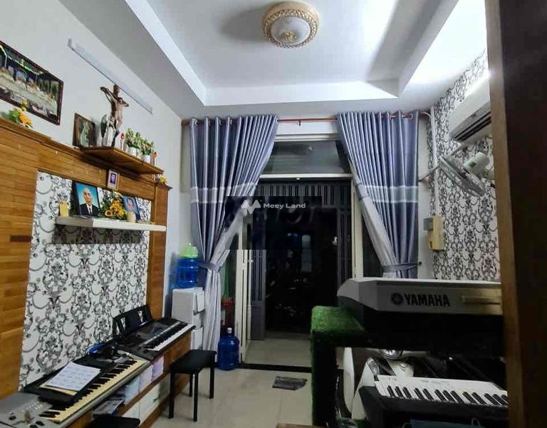 Có một diện tích là 45m2, cho thuê nhà ở gần Quang Trung, Gò Vấp, trong ngôi nhà này gồm 4 PN, 4 WC nhà kiên cố-01