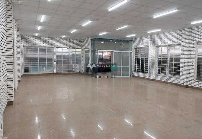 Mặt tiền tọa lạc trên Nguyễn Trãi, Văn Quán cho thuê kho bãi 340m2 giá thuê hữu nghị chỉ 28 triệu/tháng lh ngay kẻo lỡ