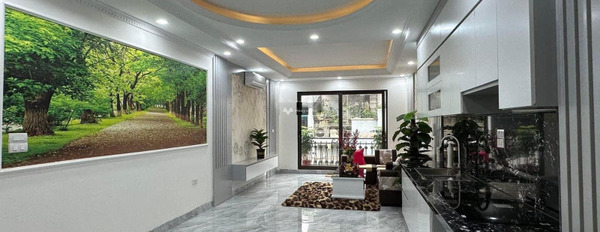 Bán nhà ở diện tích khoảng 38m2 bán ngay với giá bất ngờ từ 9.3 tỷ vị trí đẹp nằm tại Cù Chính Lan, Khương Mai-02