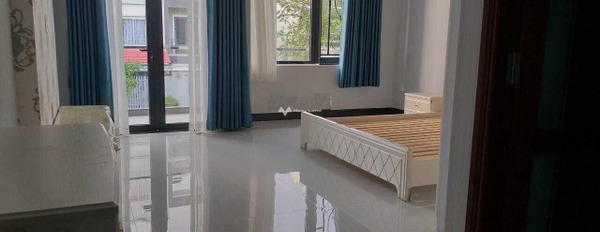 Diện tích 90m2 bán nhà ở vị trí mặt tiền tọa lạc ngay tại Phú Mỹ, Hồ Chí Minh nhà nhìn chung có 5 phòng ngủ 5 WC liên hệ chính chủ-02