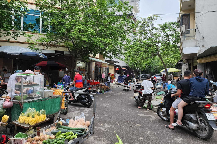 Bán nhà mặt phố mặt chợ Hà Đông, kinh doanh buôn bán ngày đêm, giá hơn 6,5 tỷ-01