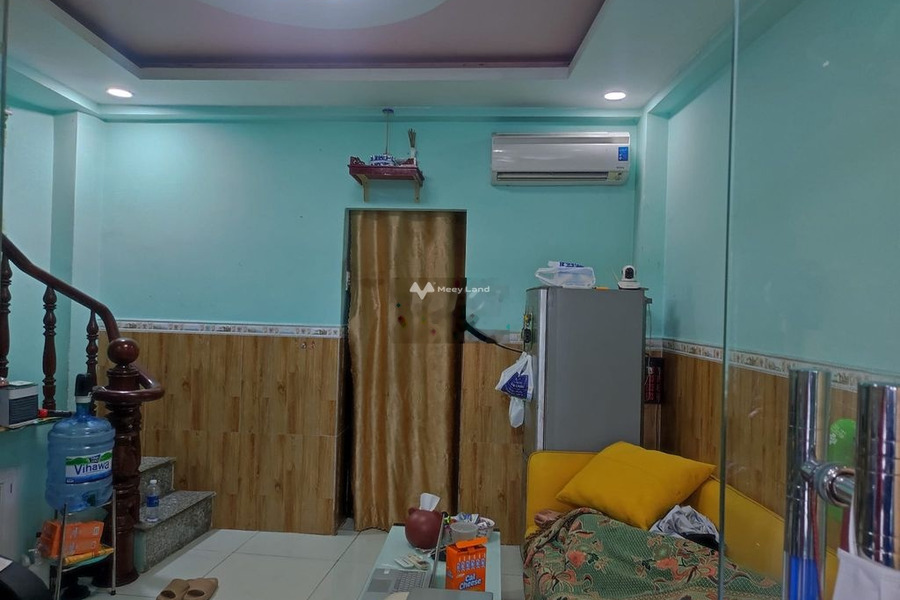 Nhà gồm 2 phòng ngủ cho thuê nhà ở có diện tích tiêu chuẩn 64.5m2 giá thuê khoảng từ 11 triệu/tháng nằm tại Quốc Lộ 1A, Hồ Chí Minh-01