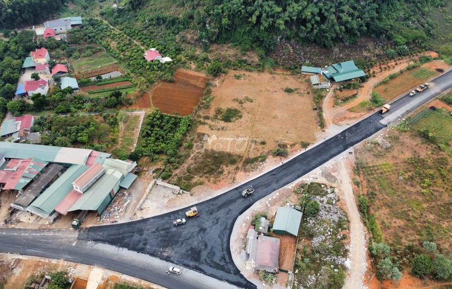 Mặt tiền nằm ngay ở Chiềng Ban, Sơn La bán đất, giá bán êm 11.5 tỷ có diện tích rộng 6338m2-01