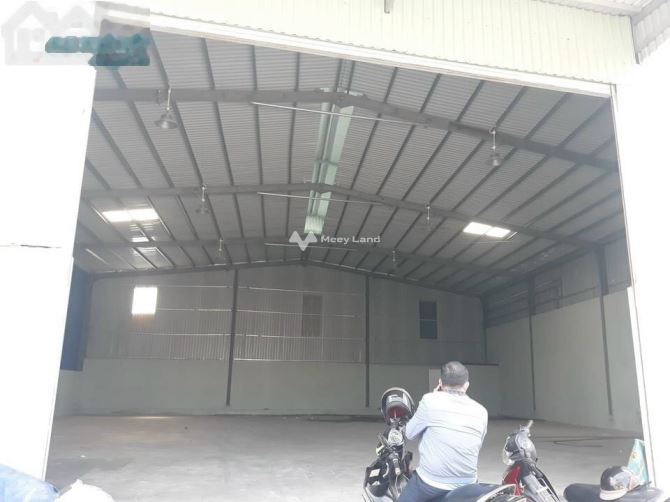 Tọa lạc ngay ở Tân Đông Hiệp, Dĩ An cho thuê kho bãi 250m2 thuê ngay với giá cực rẻ 14 triệu/tháng mặt đường 6 mét thuận mua vừa bán-01