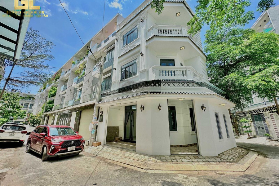 Trong nhà này 4 phòng ngủ, bán nhà ở diện tích gồm 80m2 bán ngay với giá rẻ từ 7.2 tỷ mặt tiền nằm ngay trên Huỳnh Tấn Phát, Hồ Chí Minh hướng Tây-01