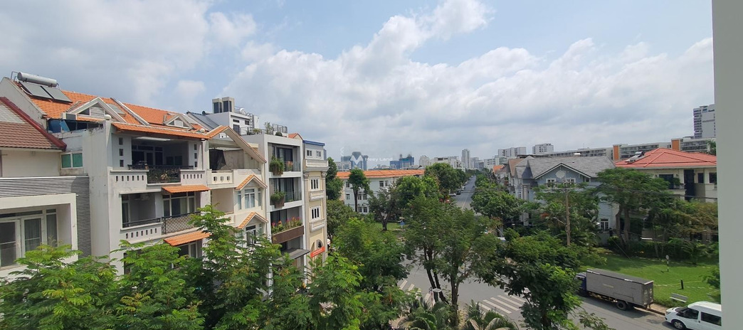 Giá thuê 18 triệu/tháng, cho thuê chung cư diện tích gồm 107m2 mặt tiền nằm ở Quận 7, Hồ Chí Minh, trong căn hộ gồm có 3 phòng ngủ, 2 WC giá ưu đãi