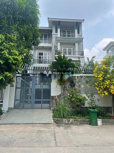 Căn nhà gồm tổng cộng 5 PN, bán biệt thự Có tổng diện tích 208m2 bán ngay với giá khủng 44.5 tỷ vị trí tiện lợi ngay tại Xuân Thủy, Hồ Chí Minh-01