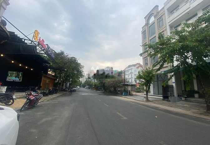 Tổng 6 PN cho thuê nhà ở với diện tích chuẩn 400m2 thuê ngay với giá bàn giao 90 triệu/tháng vị trí đẹp tọa lạc trên Quận 7, Hồ Chí Minh