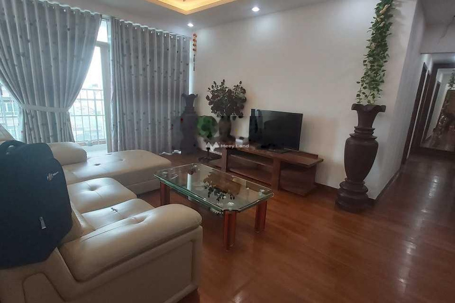 Tổng quan căn hộ gồm 3 phòng ngủ, cho thuê căn hộ vị trí đặt ngay trung tâm Nguyễn Hữu Thọ, Hồ Chí Minh, 2 WC lh biết chi tiết-01