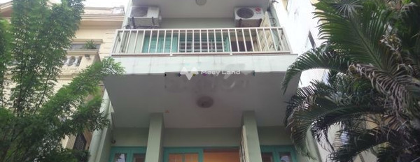 Tọa lạc gần Cống Vị, Hà Nội cho thuê nhà thuê ngay với giá rẻ bất ngờ chỉ 17 triệu/tháng, trong nhà nhìn chung gồm có 5 PN-02