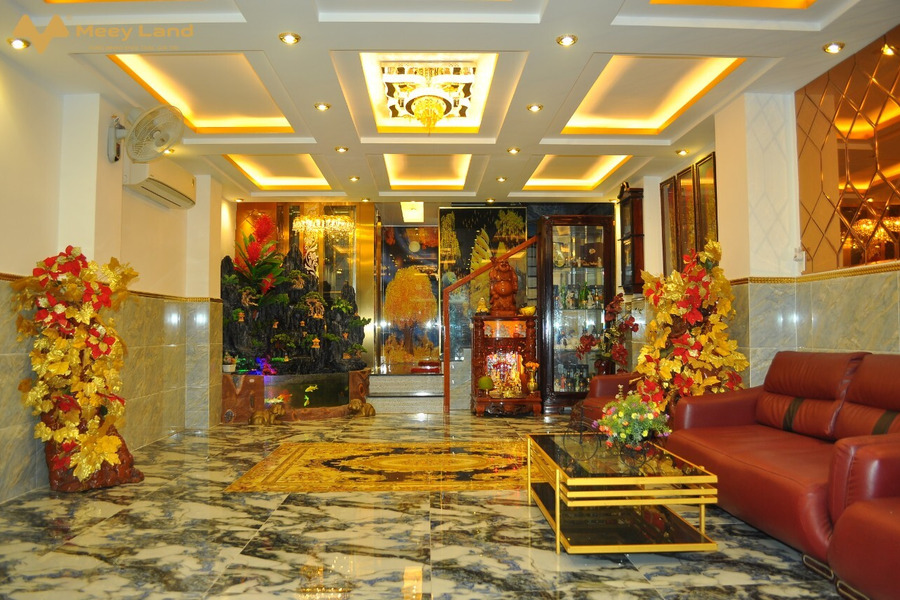 Bán nhà đẹp 7 tầng mặt tiền Nguyễn Văn Cừ Quận 1-01