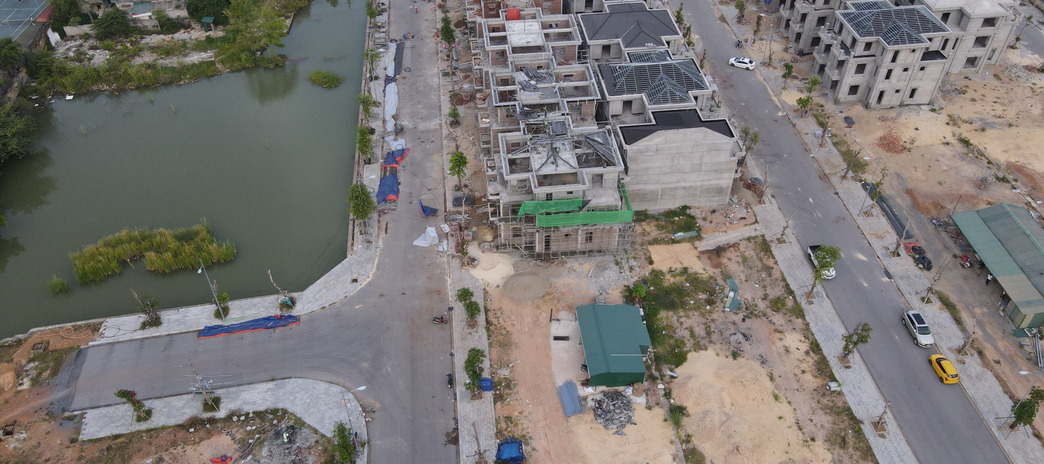 Nhà 3 tầng ngay trung tâm Đồng Phú, hoàn thiện tháng 11