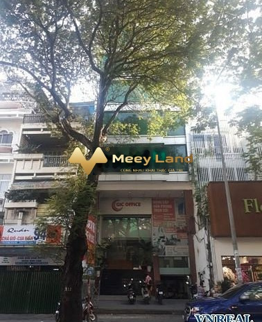 Cần gấp nhiếu vốn bán nhà vị trí ngay Phú Nhuận, Hồ Chí Minh giá đặc biệt từ 42 tỷ diện tích 153.3m2 tổng quan nhà thì gồm có 4 PN 4 WC liên hệ trực t...