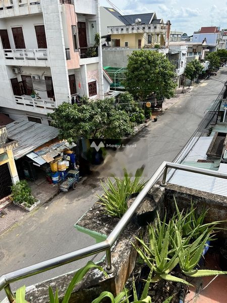 Cho thuê nhà ngay trên Thuận An, Bình Dương, thuê ngay với giá chốt nhanh 17 triệu/tháng có diện tích tổng 153m2, nhà bao gồm có 10 PN-01