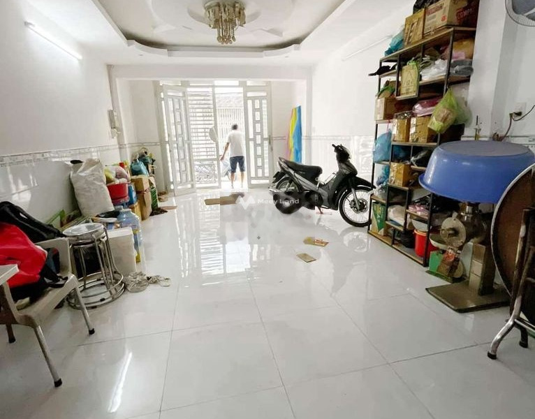 Nằm ở An Lạc, Hồ Chí Minh, bán nhà, bán ngay với giá cực êm chỉ 3.2 tỷ diện tích khoảng 40m2, trong nhà nhìn chung gồm có 2 phòng ngủ tin chính chủ-01