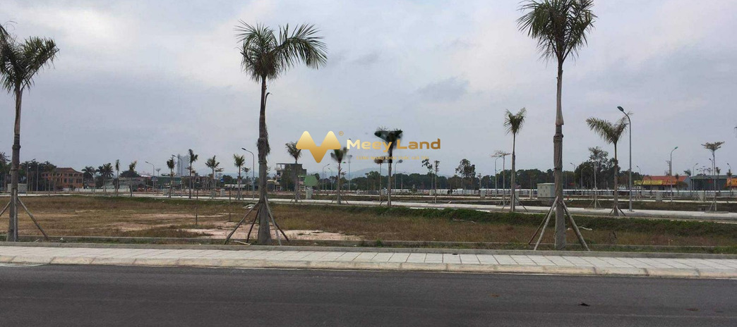 Chính chủ bán mảnh đất, 100 m2 vị trí đặt tọa lạc ngay Hòa Lạc, Móng Cái, hướng Đông Nam vị trí trung tâm