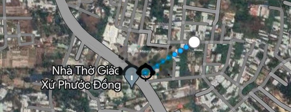 Vị trí đặt tại Nguyễn Tất Thành, Phước Đồng bán đất, giá bán thương mại chỉ 1.8 tỷ, hướng Đông Bắc có diện tích chung 303m2-03