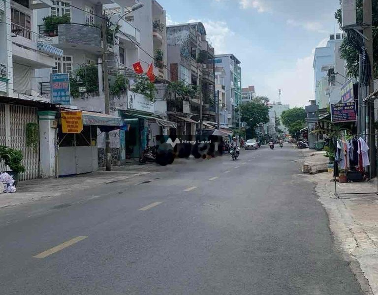 Bán nhà Phía trong Nguyễn Chí Thanh, Hồ Chí Minh giá bán cạnh tranh từ 9.5 tỷ diện tích rộng 60m2, hướng Bắc ngôi nhà có tất cả 3 phòng ngủ-01