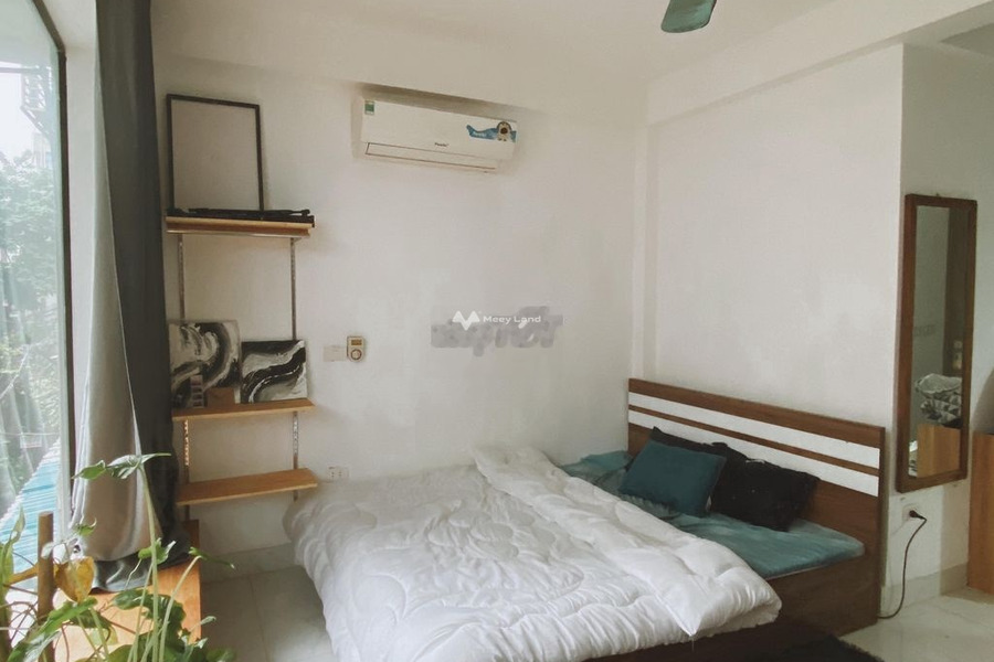 Tổng quan gồm tổng cộng 10 phòng ngủ, cho thuê căn hộ mặt tiền tọa lạc ở Lý Thái Tổ, Hà Nội, 1 WC khu vực đông đúc-01