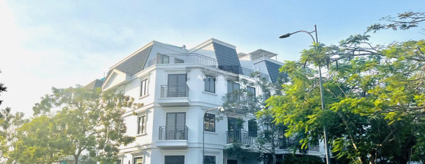 37 tỷ, bán liền kề với tổng diện tích 176m2 vị trí mặt tiền ngay Quận 2, Hồ Chí Minh, trong căn nhà này gồm 4 phòng ngủ, 4 WC giá hợp lý-03