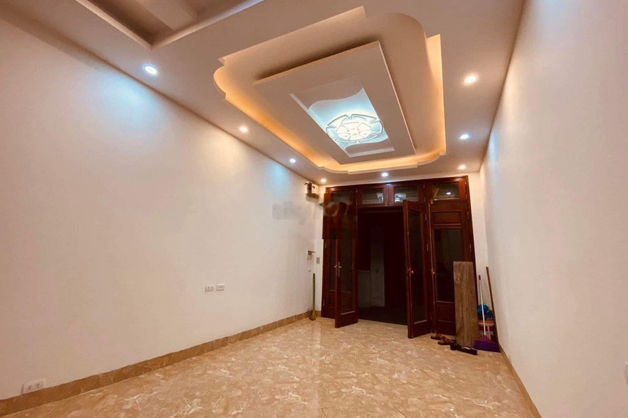 Cho thuê cả nhà 5 tầng, mới xây 40 m2 một sàn -01