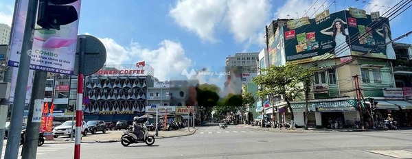 Bán nhà vị trí ngay Hải Châu I, Đà Nẵng bán ngay với giá quy định chỉ 15 tỷ diện tích chuẩn 126m2 hướng Đông Nam căn nhà bao gồm có 4 phòng ngủ-03