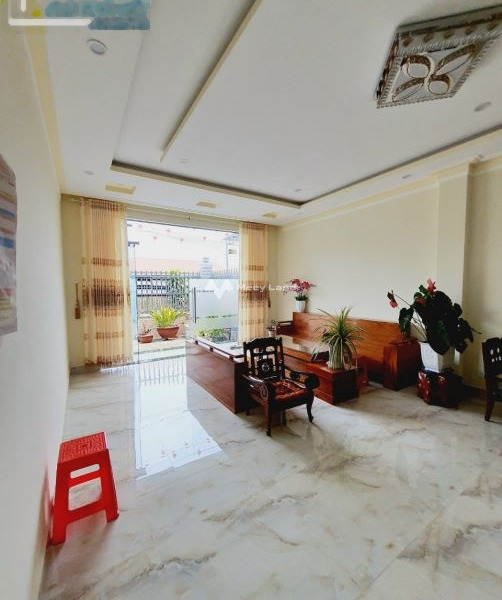 Bán biệt thự có diện tích chính 198m2 vị trí mặt tiền ngay ở Trần Phú, Bảo Lộc giá bán cơ bản 3.99 tỷ, ngôi nhà có tất cả 5 phòng ngủ, lộ thông 6 m-01