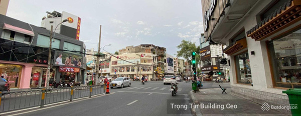 Cần cho thuê nhà ở vị trí nằm trên Trần Quang Khải, Hồ Chí Minh, giá thuê giao lưu từ 900 triệu/tháng có diện tích khoảng 264m2 nội thất đầy đủ-02