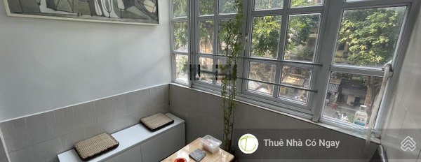 Cho thuê chung cư vị trí đẹp tọa lạc ngay ở Lê Thánh Tông, Lý Thái Tổ, tổng quan căn hộ bao gồm có 2 phòng ngủ, 2 WC nội thất sang trọng-02