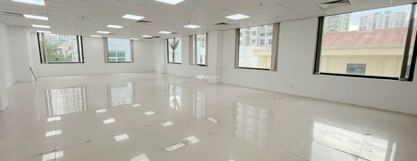 Nhà 4 PN cho thuê nhà ở diện tích tổng là 140m2 thuê ngay với giá cạnh tranh chỉ 110 triệu/tháng vị trí thuận lợi nằm ở Trung Hòa, Trung Hòa-03