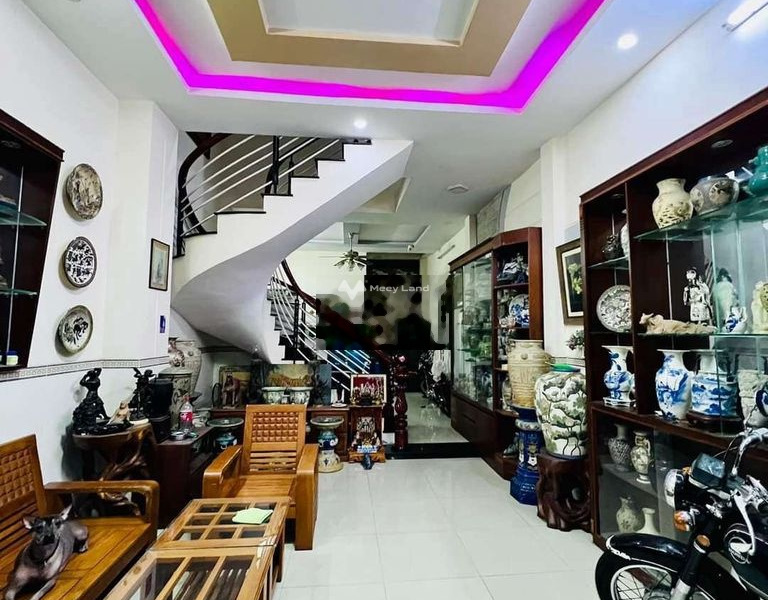 Vị trí mặt tiền tại Huỳnh Văn Nghệ, Phường 15 bán nhà bán ngay với giá hiện tại 6.3 tỷ trong nhìn tổng quan gồm 4 phòng ngủ 5 WC-01