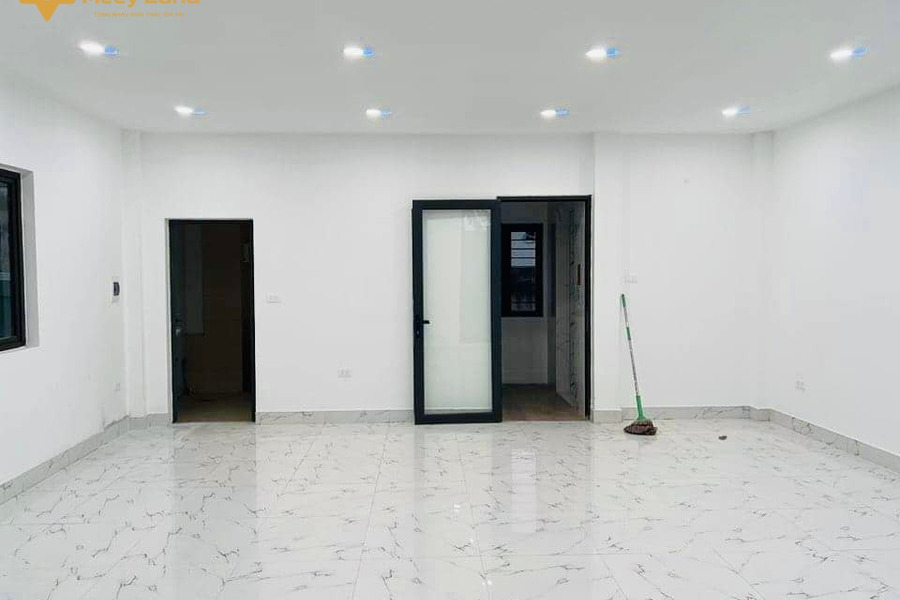 Bán gấp nhà mặt phố Trần Khát Chân, quận Hai Bà Trưng, Hà Nội 70m2, 5 tầng, mặt tiền 6,5m-01