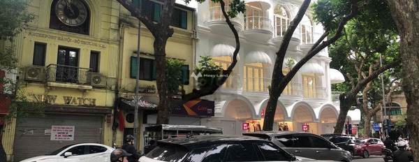 Bán nhà có diện tích chính 71m2 ngay trên Hoàn Kiếm, Hà Nội bán ngay với giá khởi đầu từ 26.8 tỷ trong căn này bao gồm 8 phòng ngủ, 4 WC-02