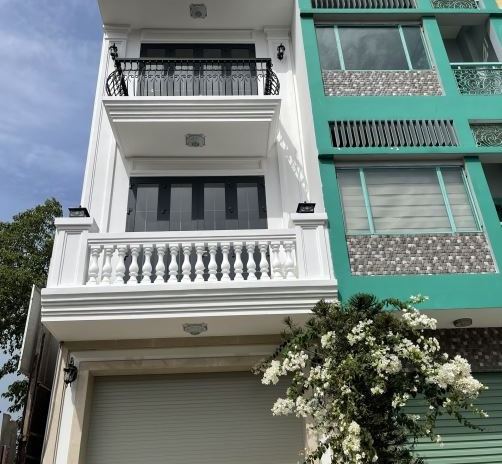 Nhà gồm 6 PN bán nhà ở có diện tích 64m2 vào ở luôn giá mềm 19 tỷ vị trí cực kì thuận lợi ngay tại Phú Nhuận, Hồ Chí Minh, với lộ đi rộng 12 m