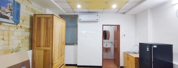Giá 5 triệu/tháng, cho thuê chung cư diện tích chuẩn là 25m2 vị trí mặt tiền ngay Quận 3, Hồ Chí Minh, trong căn này gồm 1 PN, 1 WC hẻm rộng-02