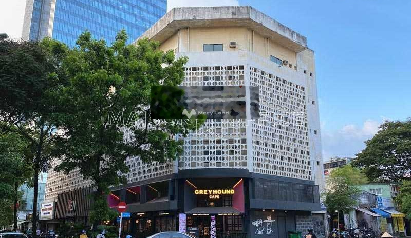 Nhà gồm 5 PN, cho thuê nhà, thuê ngay với giá rẻ bất ngờ 300 triệu/tháng diện tích tiêu chuẩn 800m2 vị trí hấp dẫn Hai Bà Trưng, Hồ Chí Minh
