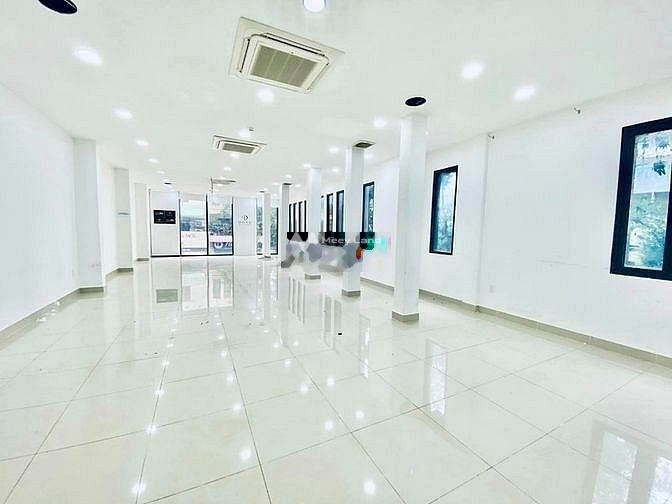 Cho thuê nhà ở diện tích rộng rãi 400m2 thuê ngay với giá siêu khủng chỉ 99 triệu/tháng vị trí trung tâm Bến Thành, Hồ Chí Minh-01